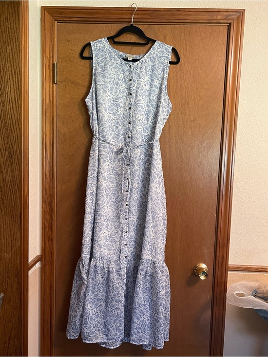 Lucky Brand Dresses & Skirts - Lucky Brand Blue Floral Sleeveless Button-Front Maxi Dress